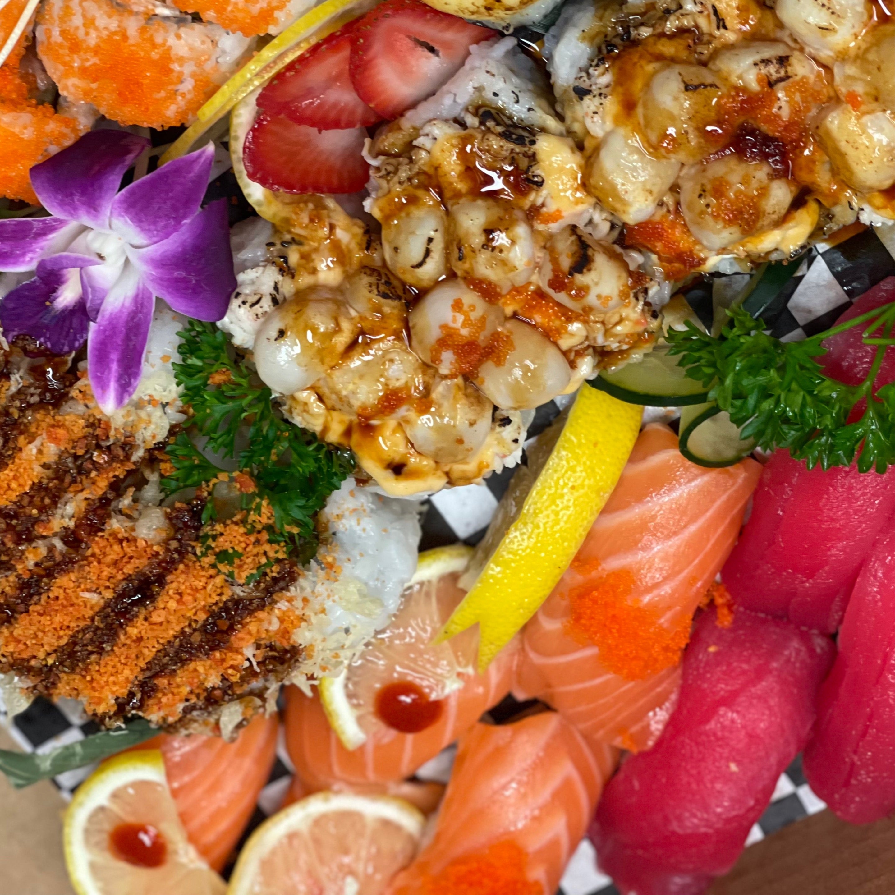 Deluxe First Date Box | Hako Sushi Box